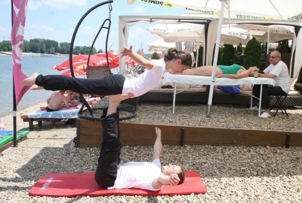 Magazin Story i Naxi radio održali su još jedan Savršen vikend u kafeu Koketa na Adi Ciganliji, koji se ove godine održava uz podršku prijatelja projekta Grand kafom, Esensa i Mg Mivela vodom. Kao i svaki put najviše pažnje kod prisutnih izazvale su poznate li