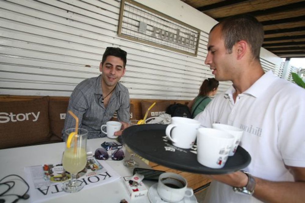 Magazin Story i Naxi radio održali su još jedan Savršen vikend u kafeu Koketa na Adi Ciganliji, koji se ove godine održava uz podršku prijatelja projekta Grand kafom, Esensa i Mg Mivela vodom. Kao i svaki put najviše pažnje kod prisutnih izazvale su poznate li