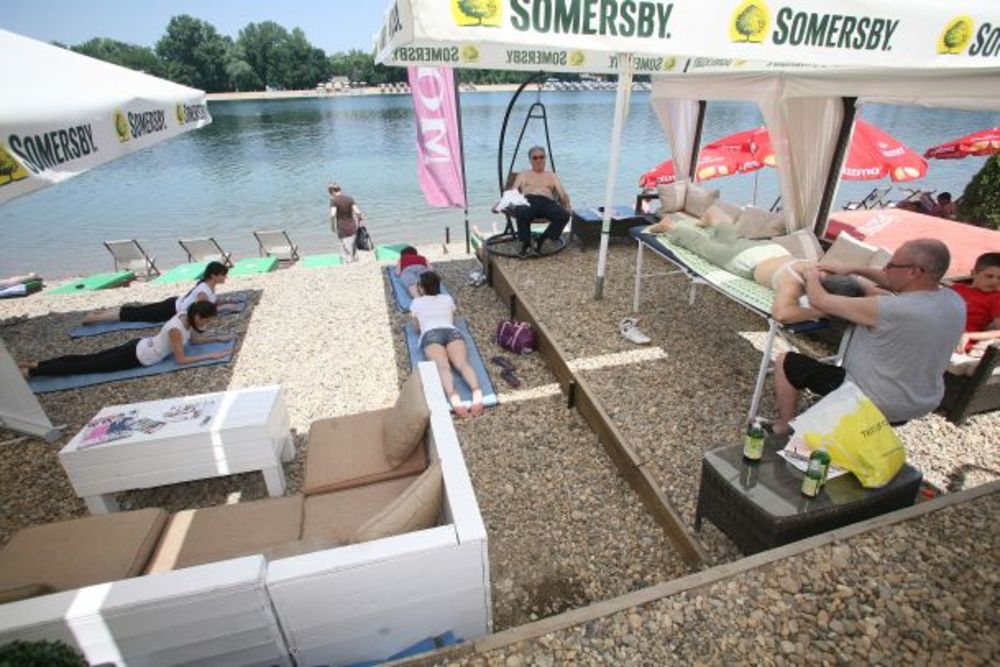 Magazin Story i Naxi radio održali su još jedan Savršen vikend u kafeu Koketa na Adi Ciganliji, koji se ove godine održava uz podršku prijatelja projekta Grand kafom, Esensa i Mg Mivela vodom. Kao i svaki put najviše pažnje kod prisutnih izazvale su poznate li