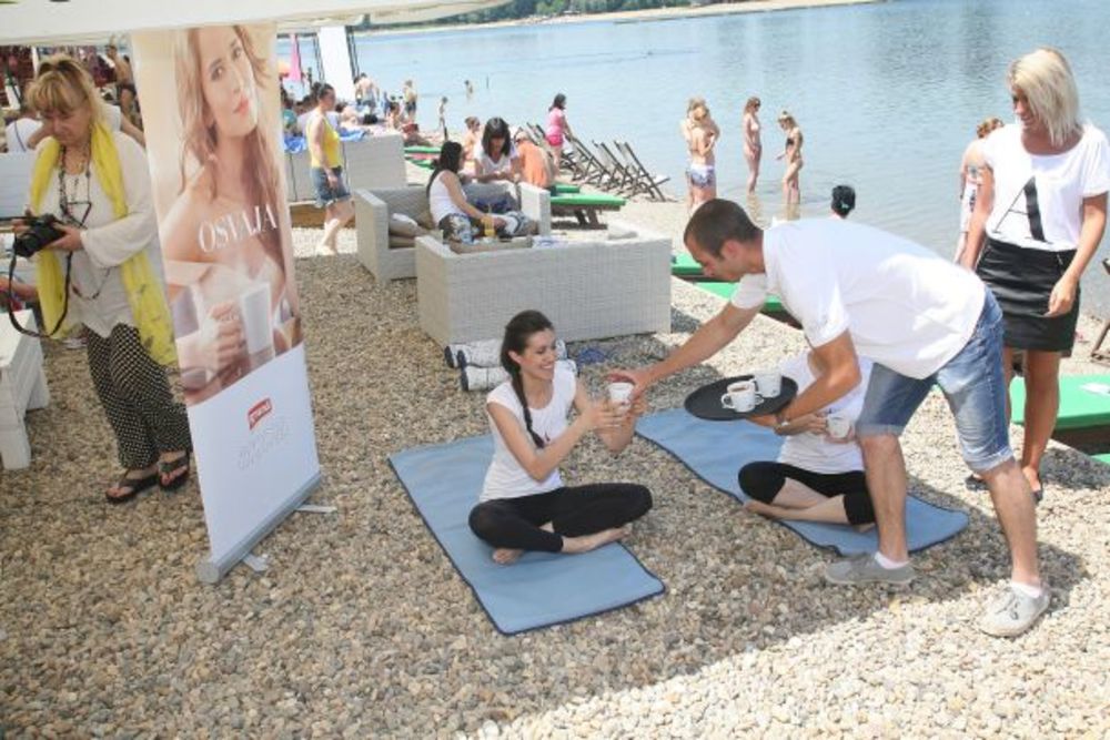 Magazin Story i Naxi radio održali su još jedan Savršen vikend u kafeu Koketa na Adi Ciganliji, koji se ove godine održava uz podršku prijatelja projekta Grand kafom, Esensa i Mg Mivela vodom. Kao i svaki put najviše pažnje kod prisutnih izazvale su poznate li