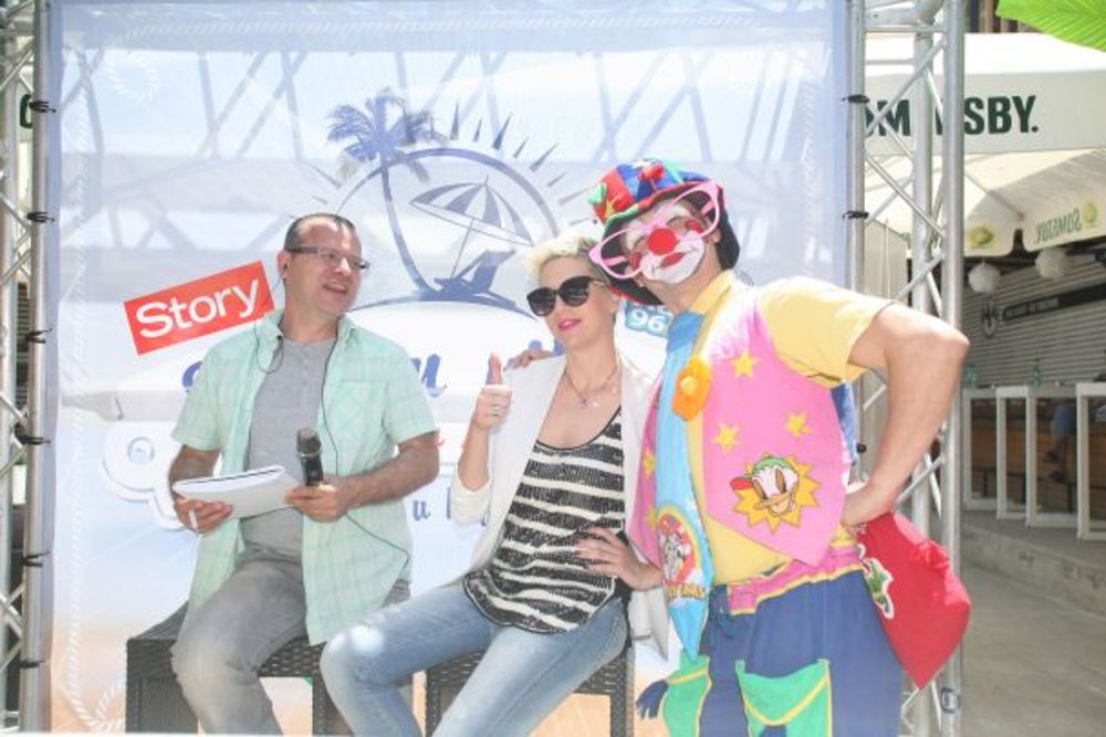 Magazin Story i Naxi radio održali su još jedan Savršen vikend u kafeu Koketa na Adi Ciganliji, koji se ove godine održava uz podršku prijatelja projekta Grand kafom, Esensa i Mg Mivela vodom. Kao i svaki put najviše pažnje kod prisutnih izazvale su poznate li