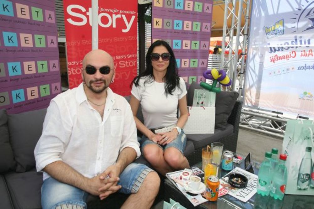 Magazin Story i Naxi radio održali su još jedan Savršen vikend u kafeu Koketa na Adi Ciganliji, koji se ove godine održava uz podršku prijatelja projekta Grand kafom, Esensa i Mg Mivela vodom. Kao i svaki put najviše pažnje kod prisutnih izazvale su poznate li