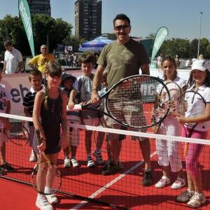 Poznati i deca na teniskom turniru ispred Ušće šoping centra