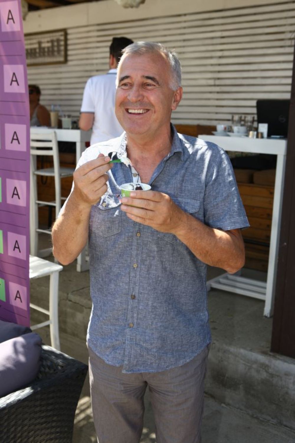 Protekli subota i nedelja na Adi Ciganliji bili su rezervisani za još jedno druženje posetilaca kafea Koketa i poznatih ličnosti. Uživali su u poklonima, ali i zanimljivim aktivnostima koje su im pripremili magazin Story i Naxi radio