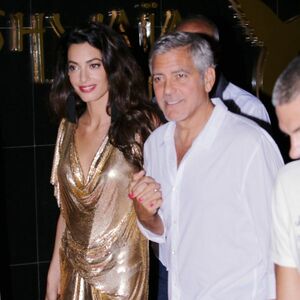 Amal Kluni u zlatu od glave do pete (FOTO)