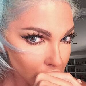 Jelena Karleuša: Gotik izdanje atraktivne pevačice