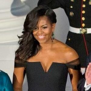 Seksi haljina za svečanu priliku: Mišel Obama u izdanju u kakvom je do sada nismo videli! (FOTO)