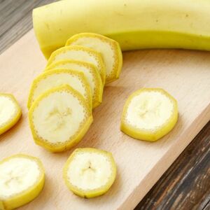 Evo odličnih razloga da jedete koru banane!