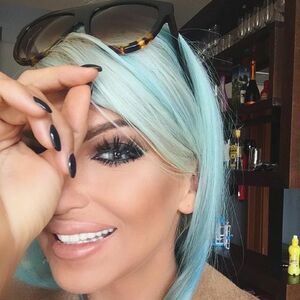 Jelena Karleuša opet u centru pažnje: Seksi jutarnji selfi koji je zagolicao maštu (FOTO)