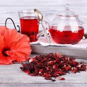 Nekoliko odličnih razloga: Zašto bi trebalo češće da pijetmo čaj od hibiskusa?
