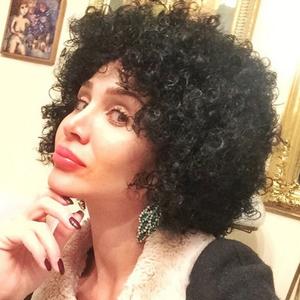 Afro frizura: Jovana Nikolić postala crnka?