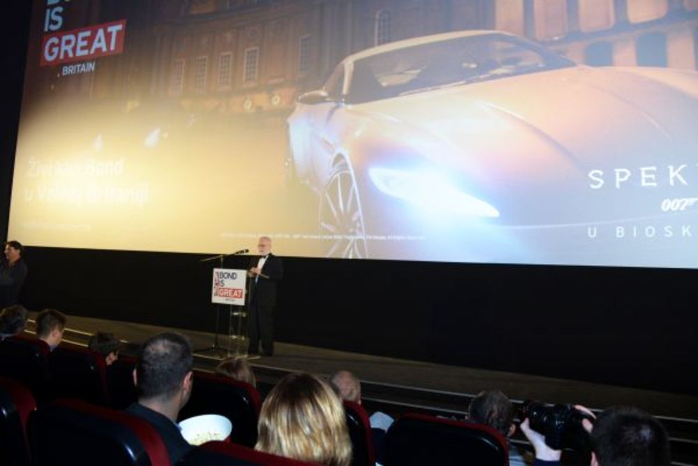 Najnovije ostvarenje o tajnom agentu Džejmsu Bondu, Spektra, premijerno je prikazano u bioskopu Cineplexx UŠĆE Shopping Center istovremeno u svih 11 sala uz prisustvo mnogobrojnih ličnosti iz javnog života zemlje i regiona.