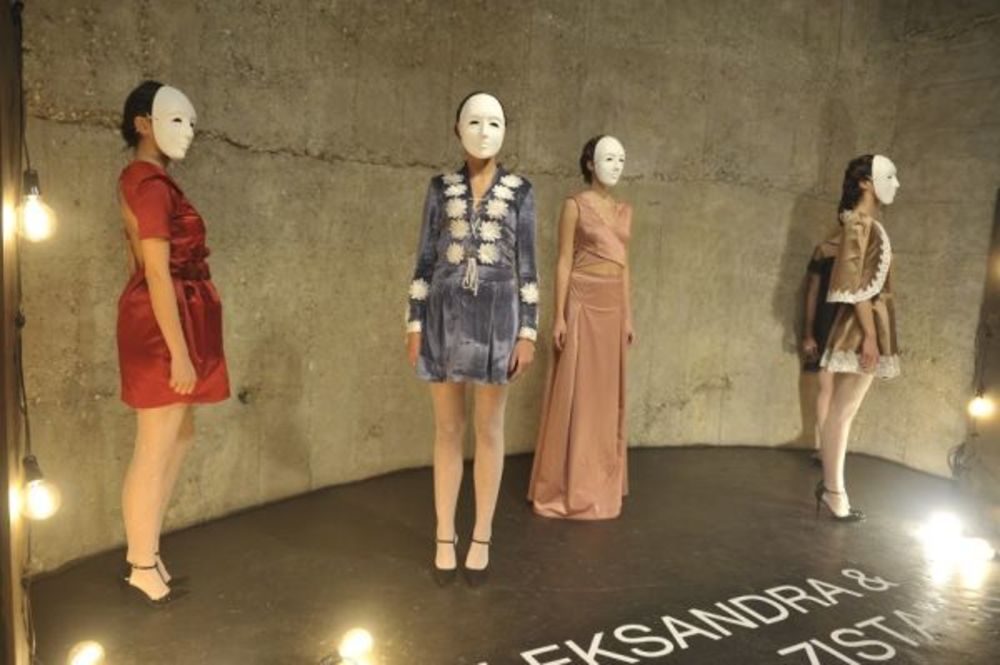 Druge večeri 38. Black\'n\'Easy Fashion Week-a održan je tradicionalni program pod nazivom Modne vinjete u atraktivnom prostoru galerije Štab.