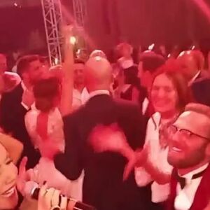Lepa Brena podigla sve na noge na Severininoj i Igorovoj svadbi: Ovako su mladenci skakali uz njenu pesmu! (VIDEO)