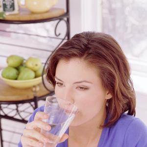 Saznajte koliko vode treba dnevno da popijete da biste smršali