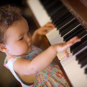 Muzikom podstaknite razvoj bebe (VIDEO)