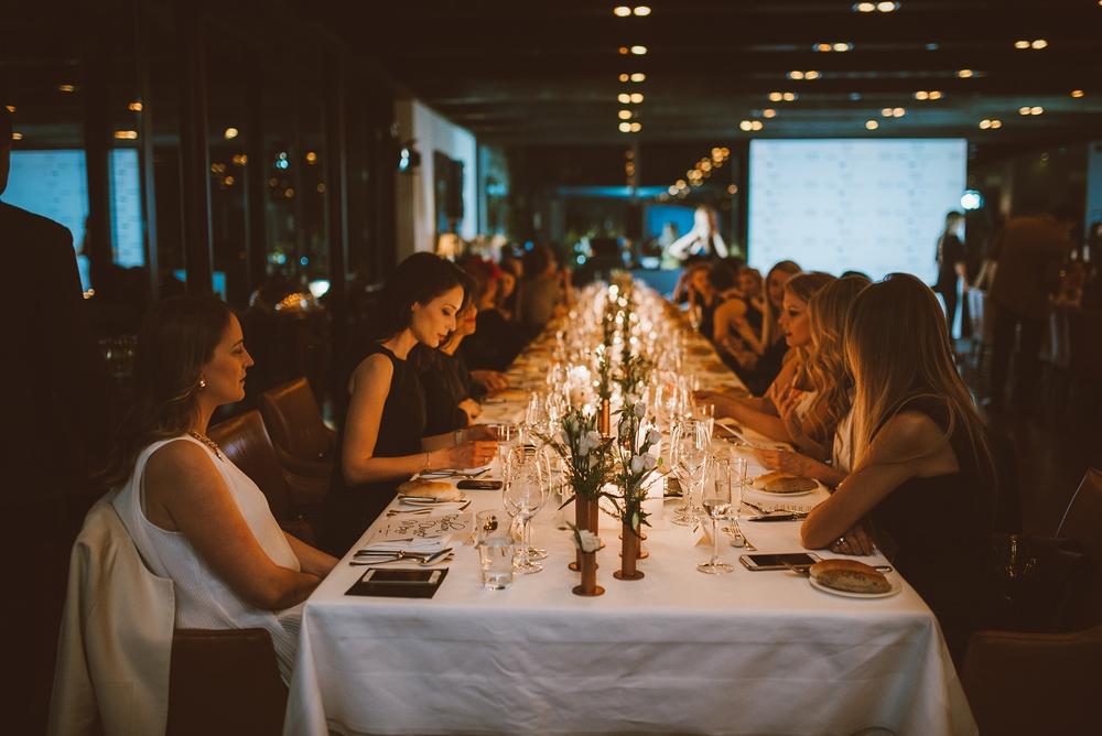 U ekstravagantnom i udobnom ambijentu restorana The Square u hotelu Square Nine u četvrtak 31. marta, održan je drugi ELLE Fashion Dinner za 50 najuticajnijih dama koji slavi darivanje kroz posvećenost, pažnju i vreme koje darujemo jedne drugoj.