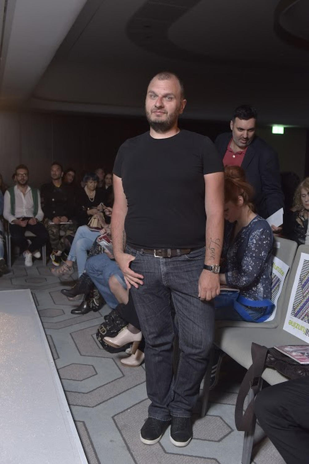 U okviru programa 39. Black 'n' Easy Fashion Week-a predstavili su se studenti i mladi dizajneri na reviji B Future, zatim nam je Ivana Pilja prikazala svoju najnoviju kolekciju, a kako je zemlja u fokusu Nedelje mode Holandija, videli smo i reviju holandskog modnog brenda Futura.