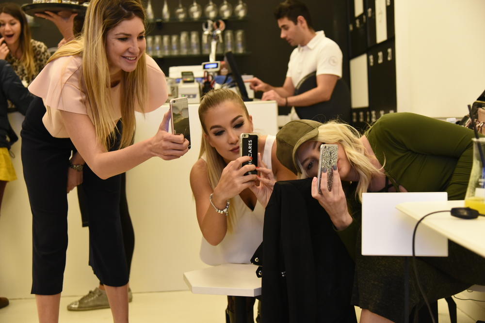 U ponedeljak, 11.04. u Laboratorija kafeu, organizacija proteklih konferencija Tvitomanije, Blogomanije i Nove Energije započela je promociju nove predstojeće konferencije Blogomanija Fashion & Beauty koja se održava u Sloveniji od 8. do 12. juna.