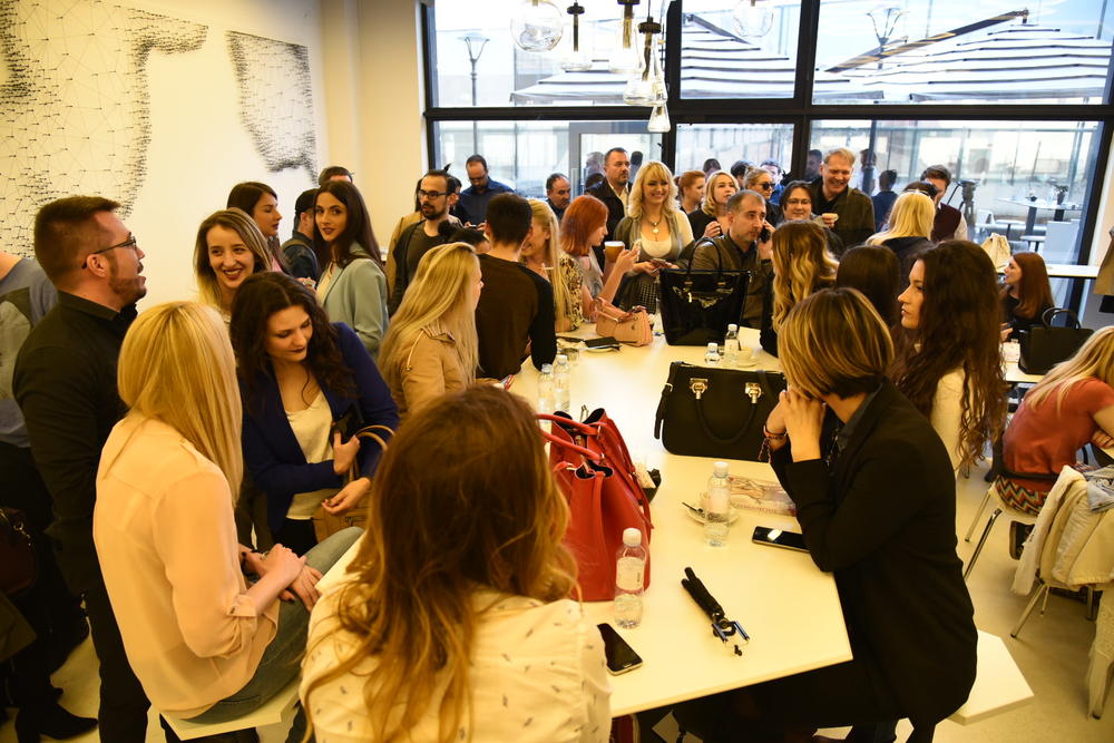 U ponedeljak, 11.04. u Laboratorija kafeu, organizacija proteklih konferencija Tvitomanije, Blogomanije i Nove Energije započela je promociju nove predstojeće konferencije Blogomanija Fashion & Beauty koja se održava u Sloveniji od 8. do 12. juna.