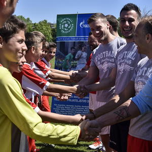 Druženje sa poznatima: Zvezda obeležila međunarodni "Dan fudbala i prijateljstva"