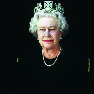 Kontroverzna priča o kraljevskoj porodici: Zbog čega je kraljica Elizabeta ZABRANILA ovaj dokumentarac? (VIDEO)