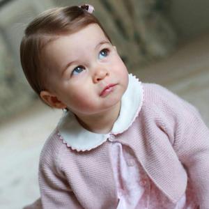 Pravi slatkiš: Princeza Šarlot sutra slavi prvi rođendan, pogledajte kako izgleda (FOTO)