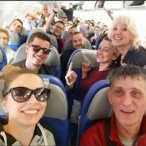 Zapevali i oduševili putnike: Srpski pevači napravili ludu žurku u avionu (VIDEO)