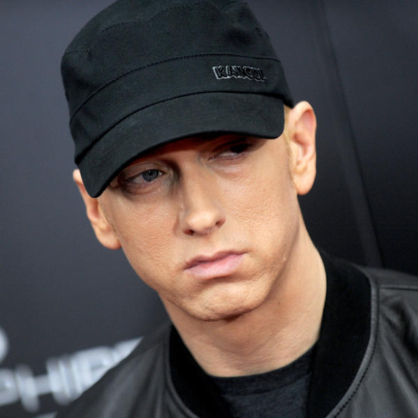 Eminemova USVOJENA ćerka Vitni je NEBINARNA osoba: Porodica je podržava, a ona se javno deklariše kao SREDNJI rod