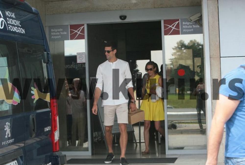 Najbolji teniser na svetu Novak Đoković stigao je u Srbiju pet dana posle osvajanja prvog Rolan Garosa u karijeri.