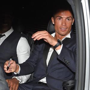 Sada mu se ceo svet klanja: Kristijano Ronaldo zbog jednog gesta rasplakao mnoge!