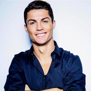 Ronaldo u društvu udate brinete:  Da li su paparaci otkrili novu tajnu aferu? (VIDEO)