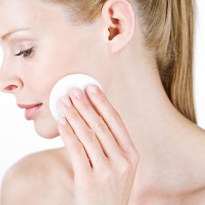 Dermatolozi otkrivaju: Evo kako da pravilno negujete masnu kožu!