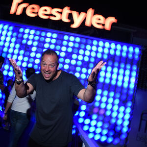 Ove nedelje DJ Tom Novy i nezaboravna TIMELESS žurka na splavu Freestyler