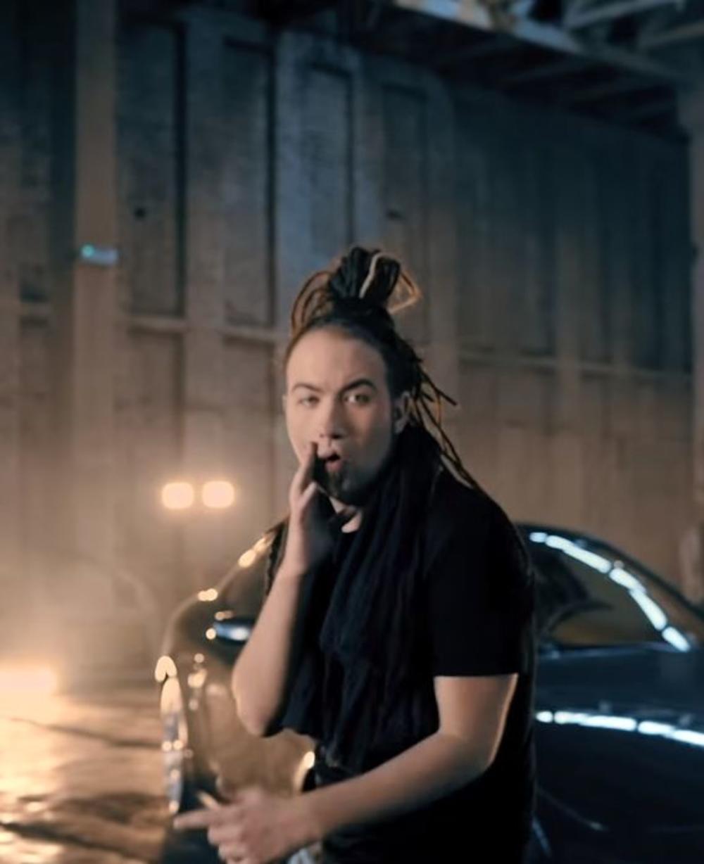 Mnogi sada vole njegove dredove, ali nakon ovih fotografija imaće težak ...