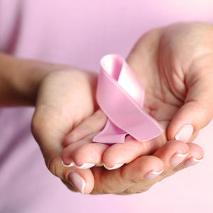 KVRŽICA NIJE JEDINI ALARM ZA UZBUNU: 5 neobičnih simpatoma raka dojke koje moramo znati