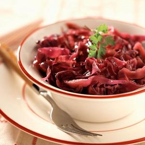 Zanimljivi recept za kiselu zimnicu: Ukusna sve dok ne stigne sveža salata naredne sezone