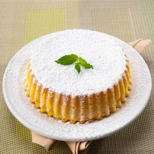 Bela KOKOS torta je idealno rešenje za svaki poseban trenutak u vašem životu!