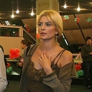 Nakon KRAHA emotivne veze sa Željkom Joksimovićem ova voditeljka je nestala iz javnosti: Sećate li se bivše VELIKE LJUBAVI našeg pevača? (FOTO)