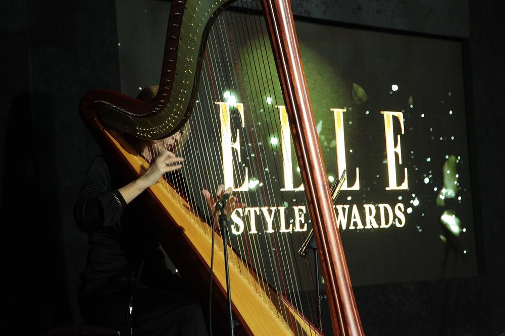 U Kristalnoj dvorani hotela Hyatt Regency Beograd 7. novembra je održana prestižna manifestacija ELLE Style Awards.
