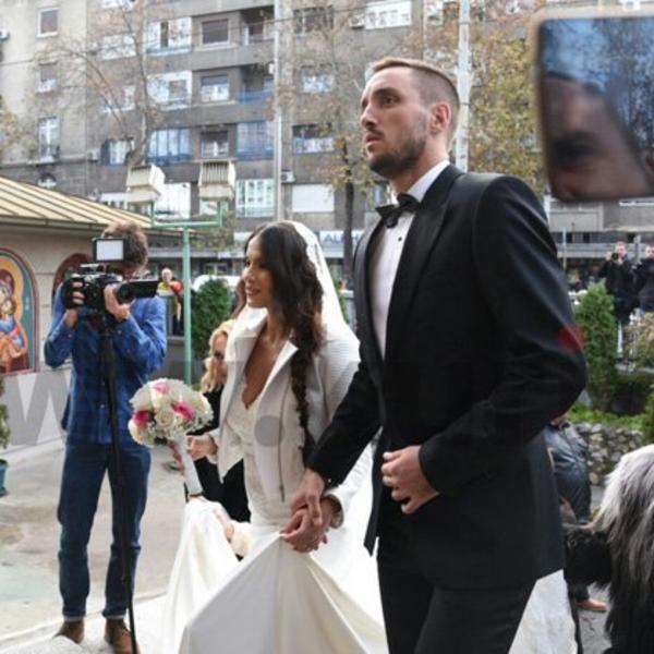 Njene reči su svi željno iščekivali: Tokom venčanja Aleksandra Đorđević je donela OVU odluku (FOTO)
