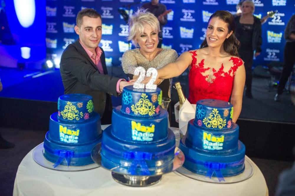 Gala proslavom za više od 700 zvanica najslušanija beogradska radio stanica „Naxi radio“ proslavila je 22. rođendan u prisustvu brojnih regionalnih muzičkih, filmskih, sportskih i televizijskih zvezda