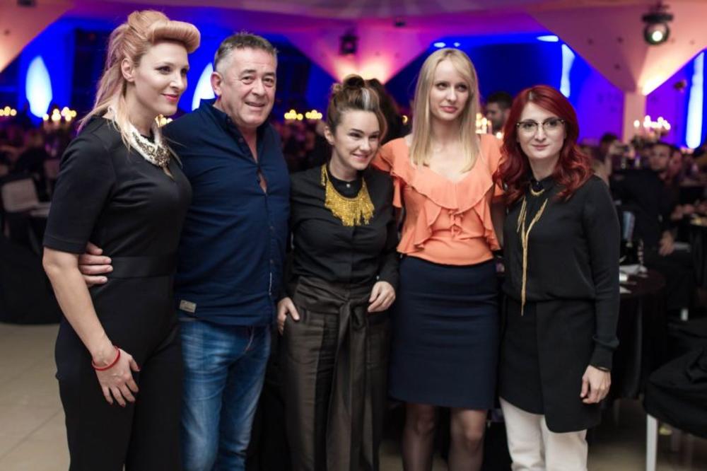 Gala proslavom za više od 700 zvanica najslušanija beogradska radio stanica „Naxi radio“ proslavila je 22. rođendan u prisustvu brojnih regionalnih muzičkih, filmskih, sportskih i televizijskih zvezda