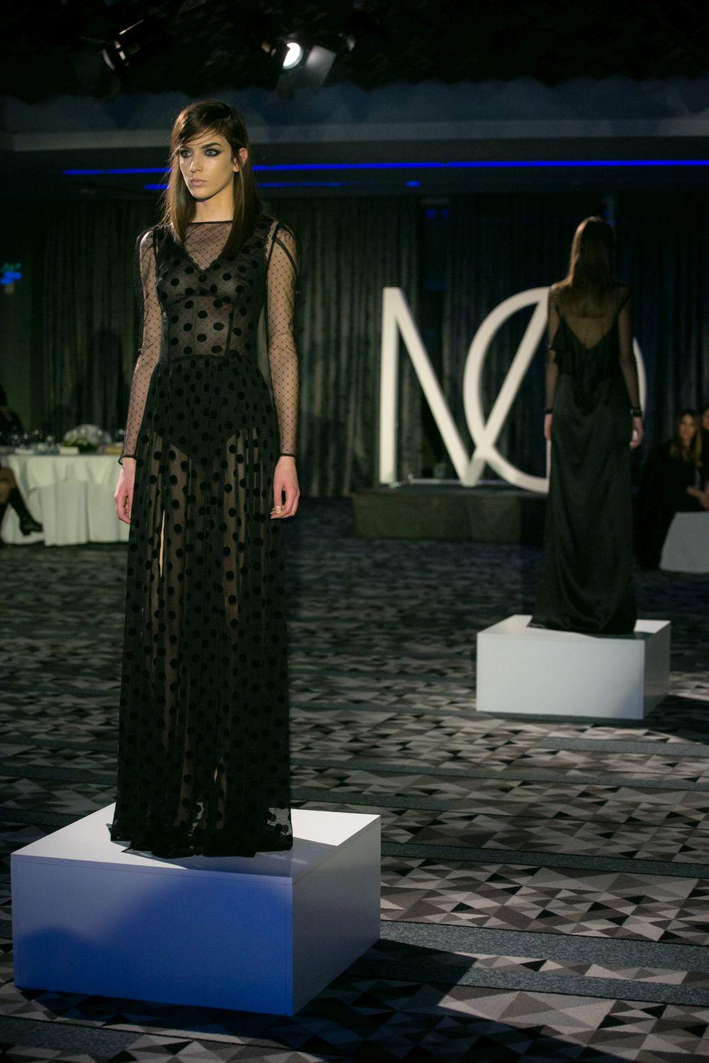 Sinoć je u hotelu Metropol Palace, za modnu publiku i medije, modna dizajnerka Milica Opačić predstavila svoju kolekciju za tekuću sezonu jesen-zima 2016/17, koju je simbolično nazvala ‘’Dark Romance’’.