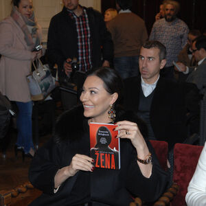 Pred ovom pričom ni Ceca nije mogla da zadrži uzdah: Poznata pevačica je otkrila svoju novu omiljenu knjigu (FOTO)
