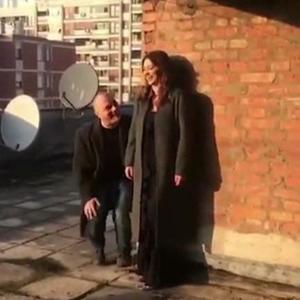 Urnebesno: Ovako su se Nikola Kojo i Nina Badrić zabavljali na snimanju spota! (VIDEO)