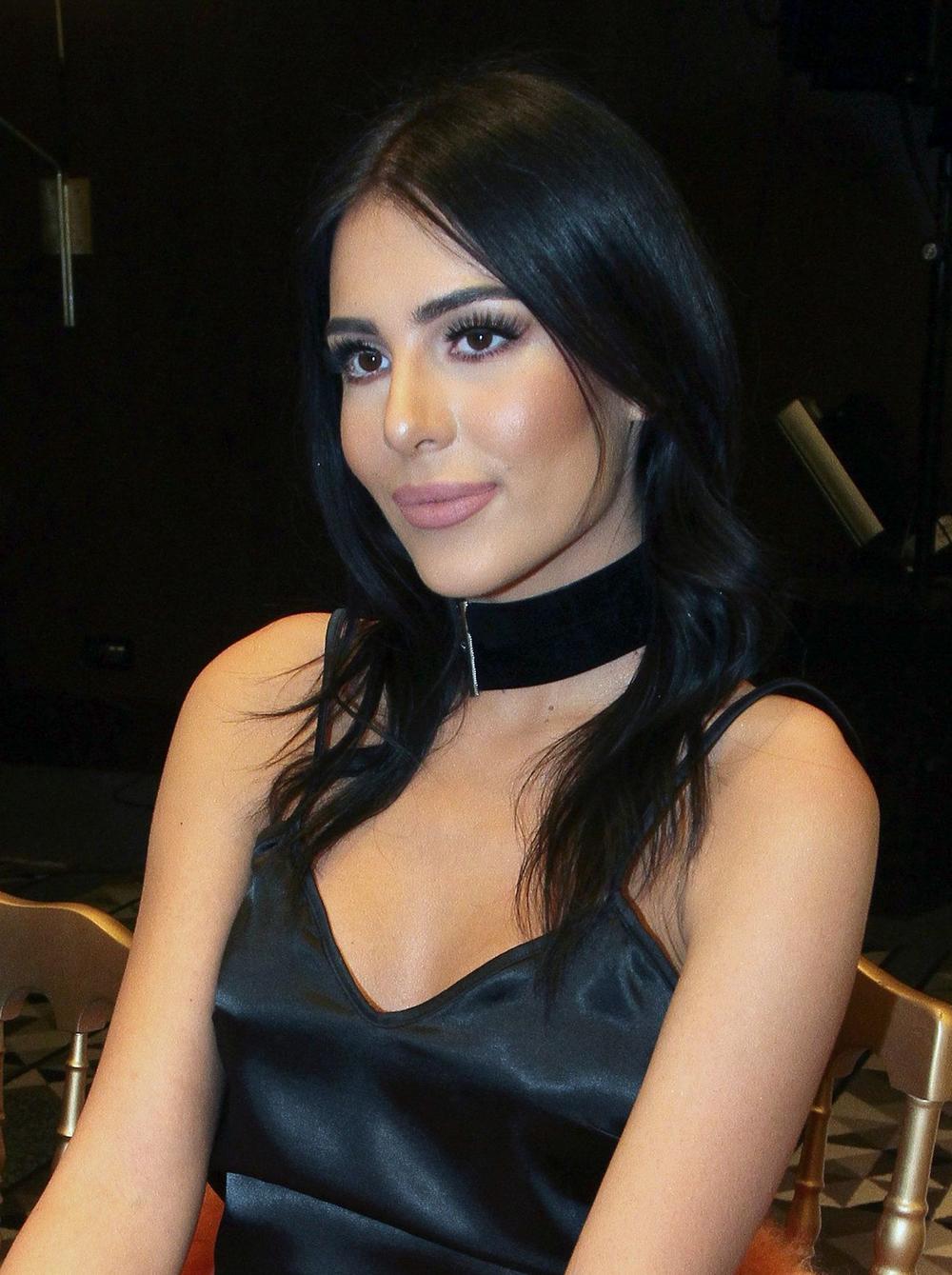 Anastasija Ražnatović u zlatu od glave do pete Preuska haljina za