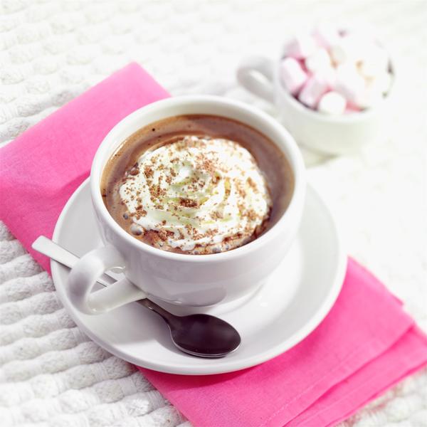 Uživajte u zimskoj čaroliji uz neodoljivu TOPLU čokoladu!
