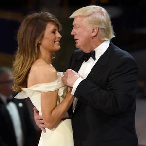 Klintonovi nisu skidali osmeh s lica: Verovali ili ne, i ove zvezde su bile među gostima na venčanju Donalda i Melanije Tramp (FOTO)