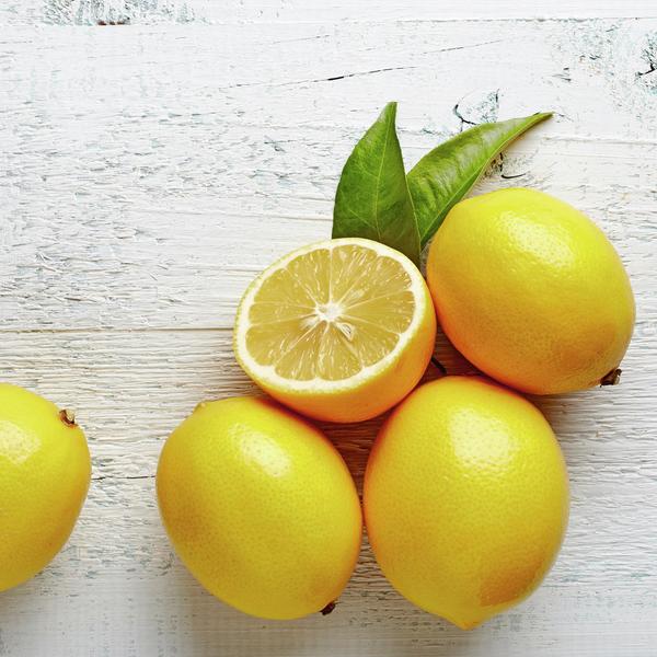 Čudotvorna voćka koju ćete uvrstiti u svoju svakodnevnu rutinu: Sve blagodeti limuna (FOTO)